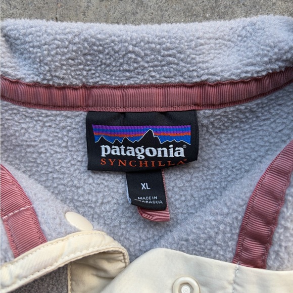 Y2K women’s Patagonia jacket w/sick design - Picture 3 of 3